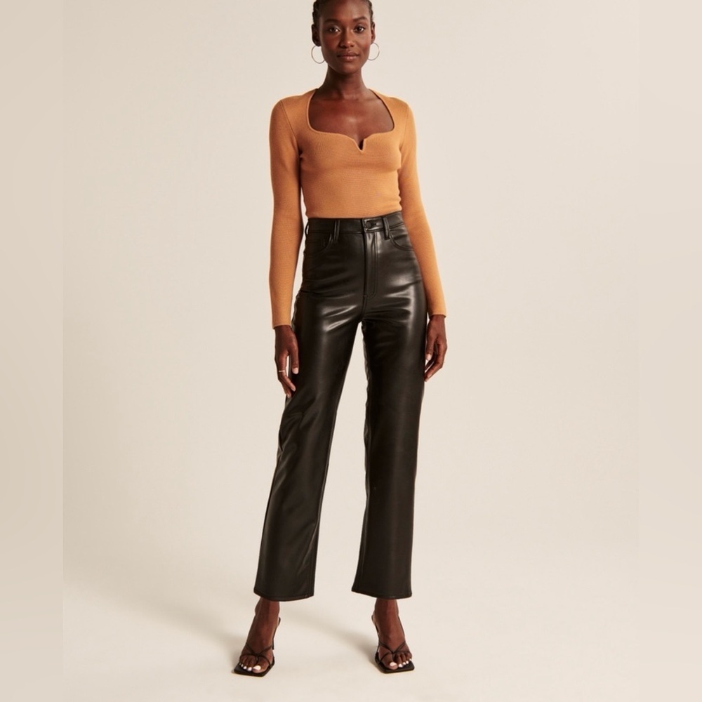 Abercrombie & Fitch Black Faux Leather Ultra High Rise 90s Straight Leg 29 SHORT